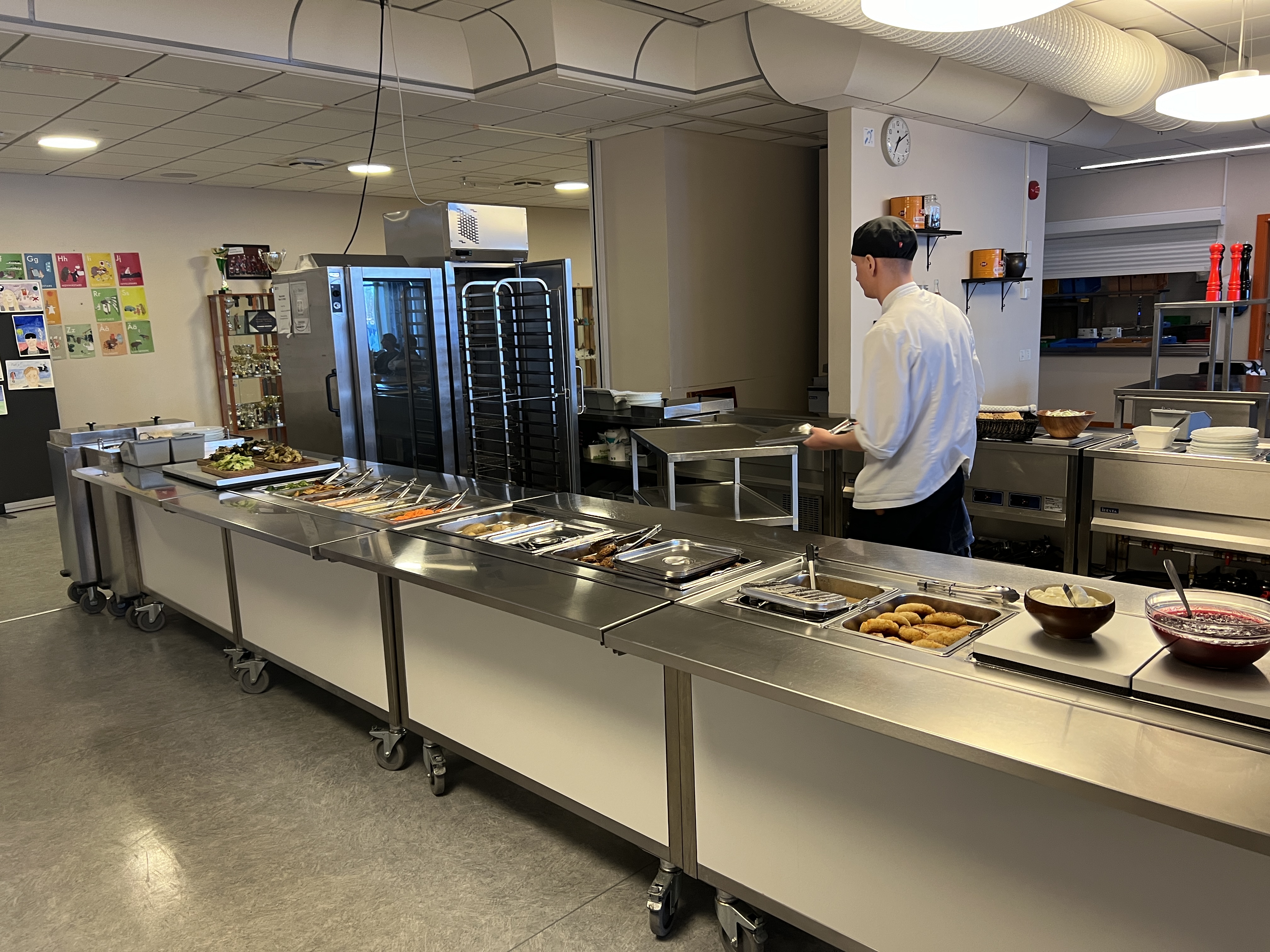 Oppsett Skolemåltid Bakker Med Mat I Sverige