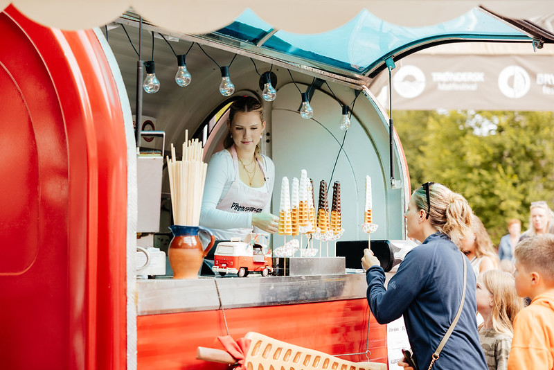 53897069772 F1685717fc C