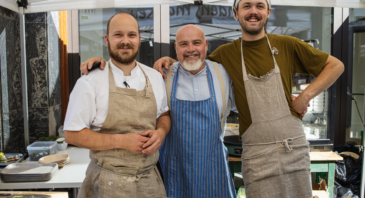 650 1200 True True 1 95 Fileshare Filarkivroot Matfestivalen 2021 Glade Herrer Png